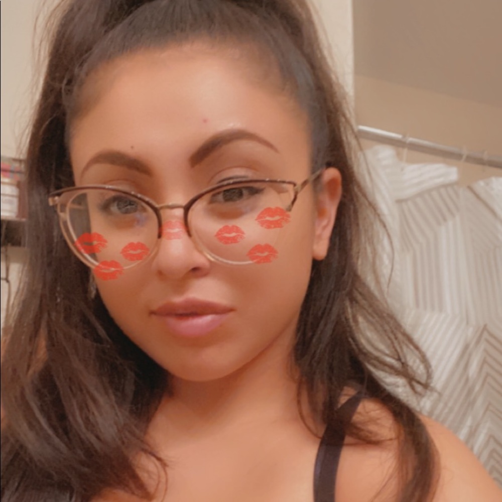 Meet your Posher, Christina